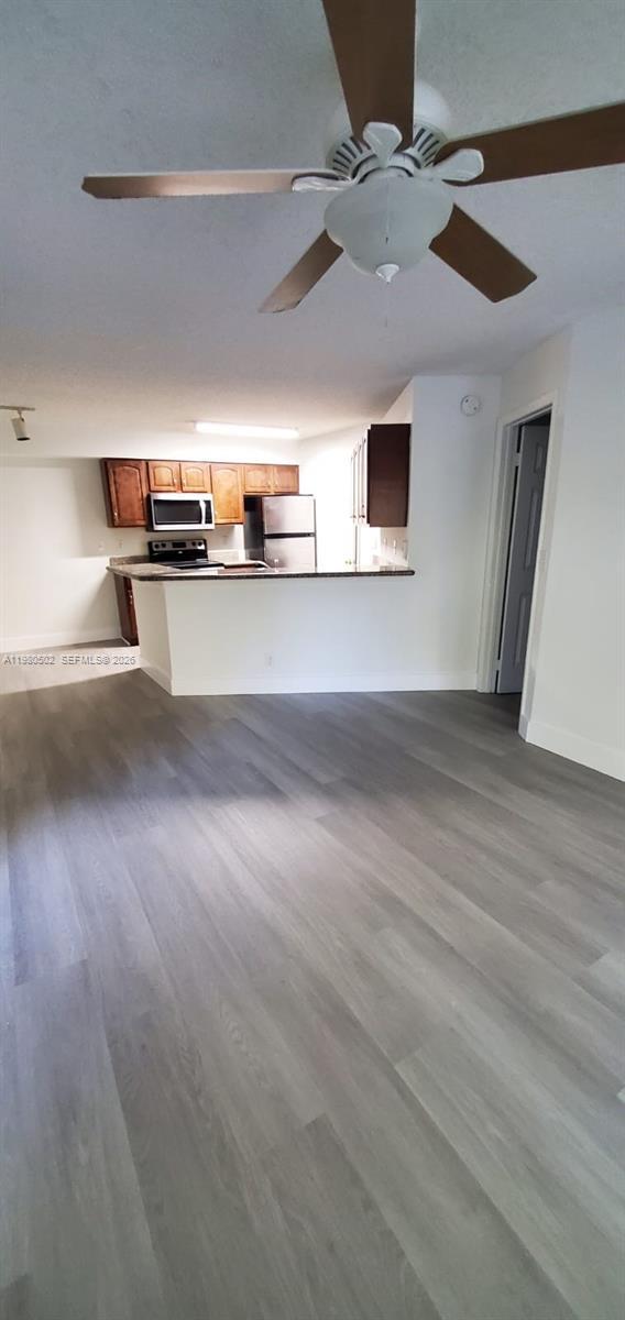 Building Photo - 9999 Summerbreeze Dr