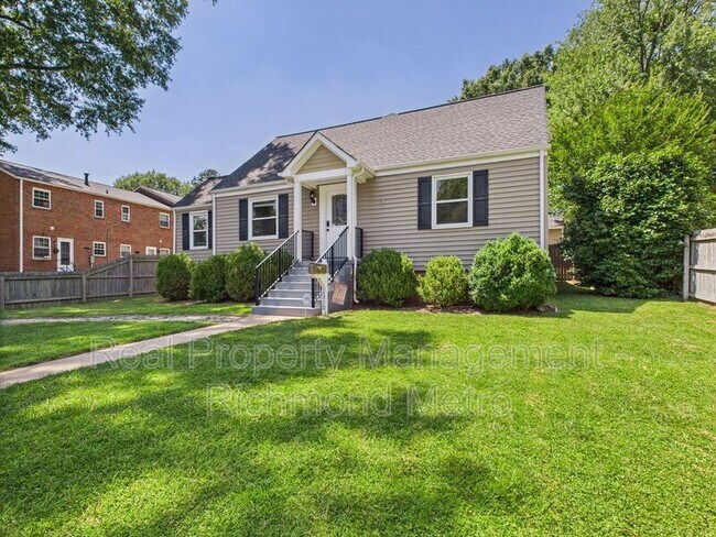 Building Photo - 1310 Devers Rd