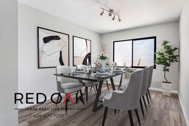 Foto del edificio - ~1 Month FREE~ Incredible Top Floor Two Be...
