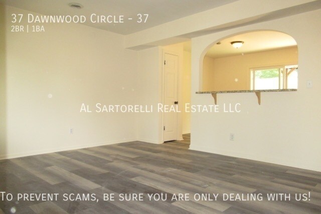 Building Photo - Pet Friendly Condo close to town, ready to...