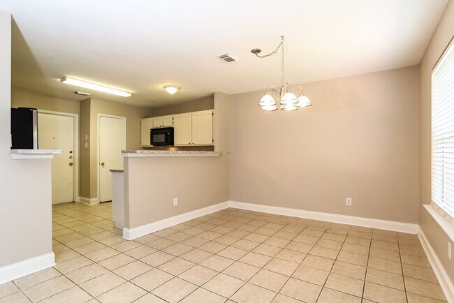 Foto del edificio - 19530 Sandy Bank Dr