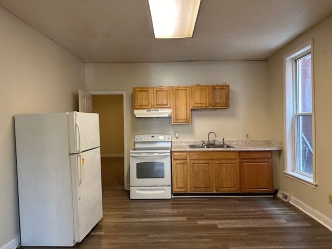 Building Photo - Harrisburg School District 1st Floor 1 Bed...