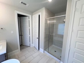 Building Photo - 120 Wake Valley Ct