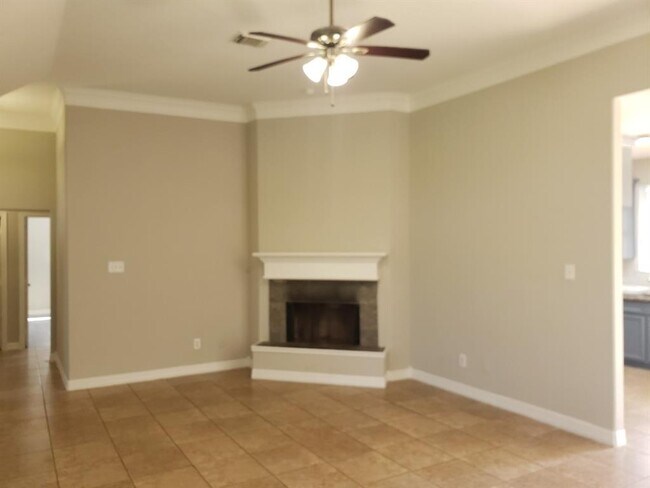 Foto del edificio - 5211 W Harrow Dr