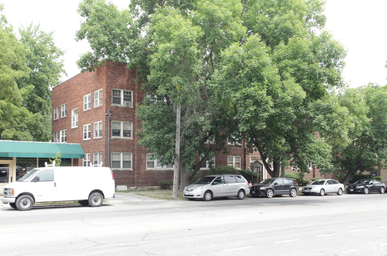 3607 Ingersoll Ave, Des Moines, IA 50312 Apartments in Des Moines, IA