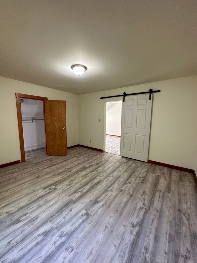 Foto del edificio - 5347 N Sherman Blvd