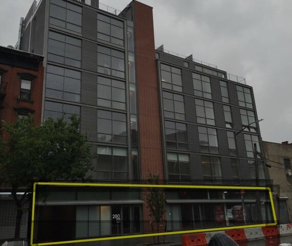 Foto del edificio - 280 Metropolitan Ave