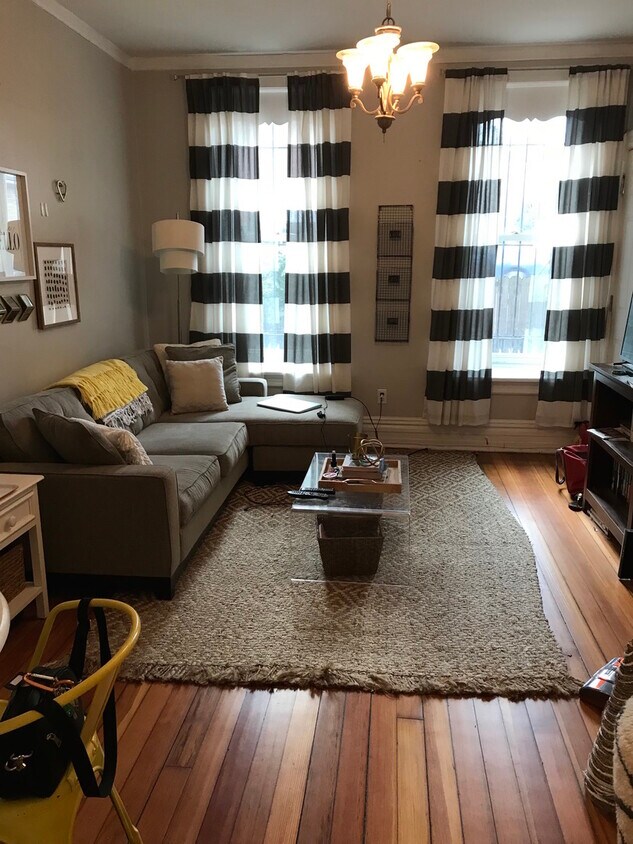 Foto principal - 2137 N Leavitt St