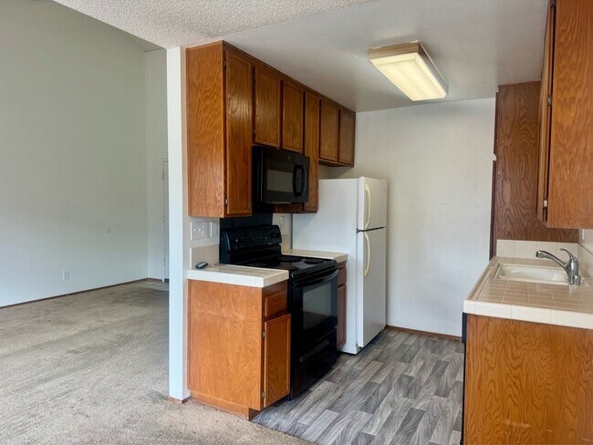 Foto del edificio - 5655 Riley St