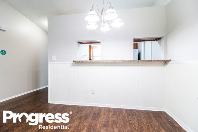 Foto del edificio - 2645 Annhurst Ave