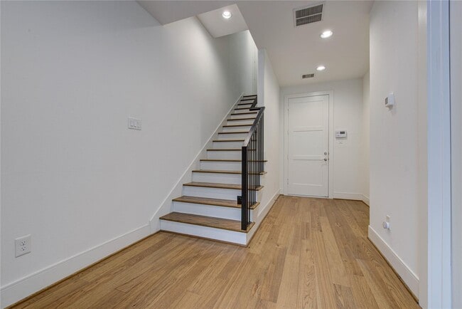 Building Photo - 2622 Rusk St