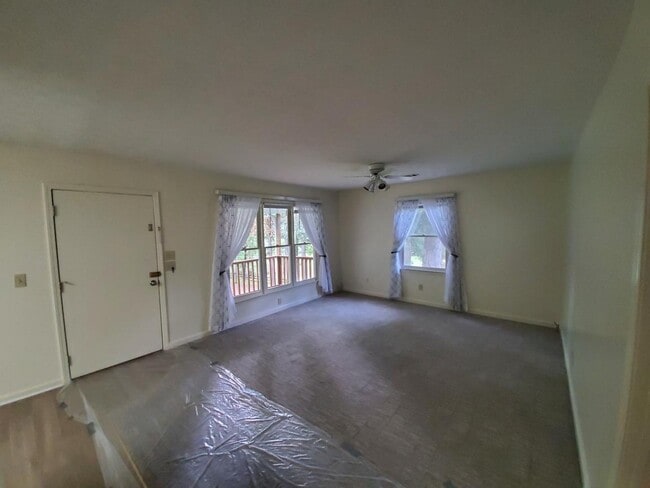 Foto del edificio - 2235 Mitchell Rd