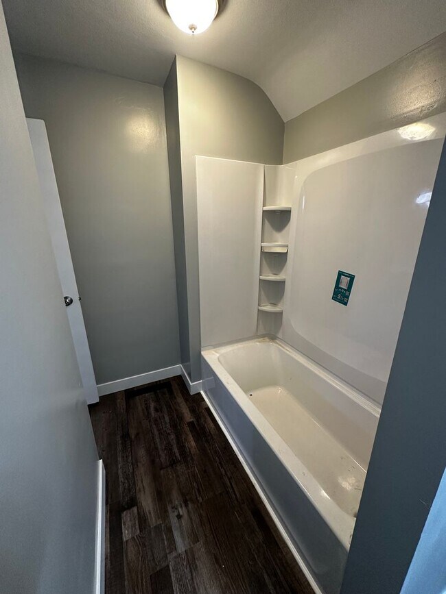 Foto del edificio - 1946 St Lawrence Ave