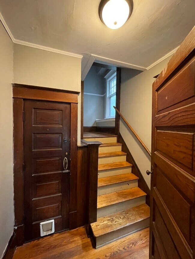 Building Photo - Wealthy St / Cherry St Duplex for Rent