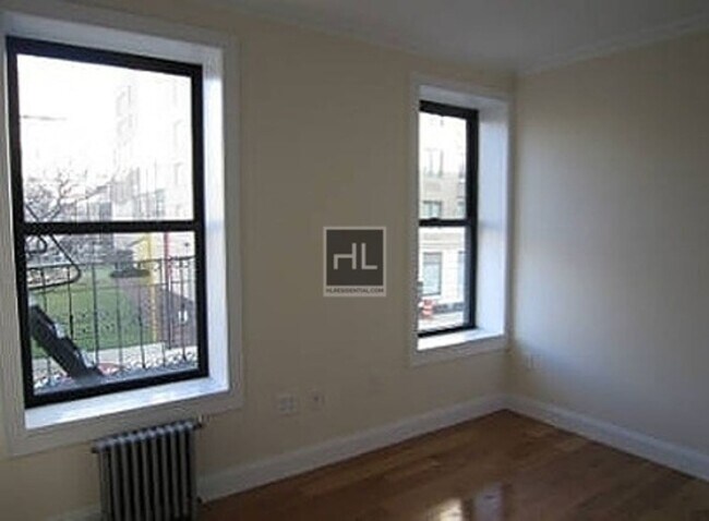 Foto del edificio - East 100th Street