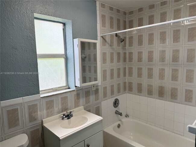 Foto del edificio - 707 SW 6th St