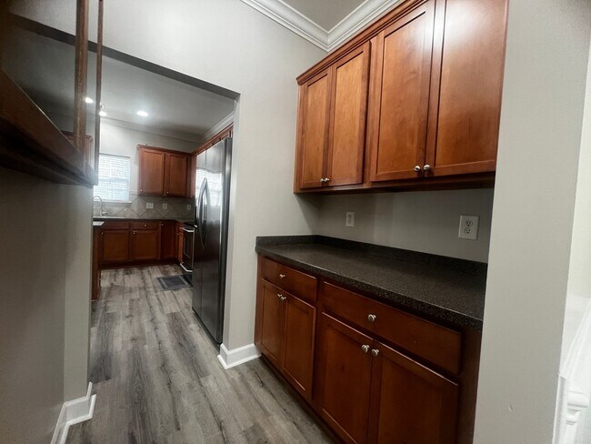 Foto del edificio - AVAILABLE NOW IN BRIGHTON WOODS!