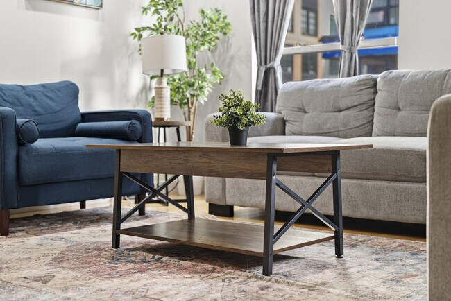 Building Photo - 601 Albany St