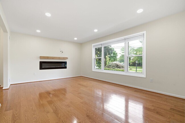 Foto del edificio - 3BD/2.5BA - Silver Spring Split Level - Move-In Ready