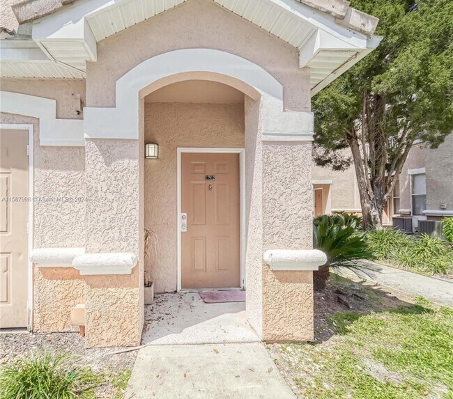 Building Photo - 17912 Villa Creek Dr