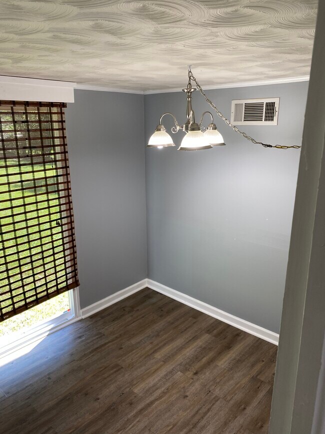 Building Photo - 1726 Alta Vista Dr