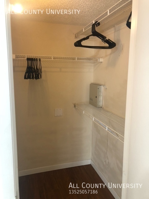 Building Photo - University Terrace Apartment For Rent