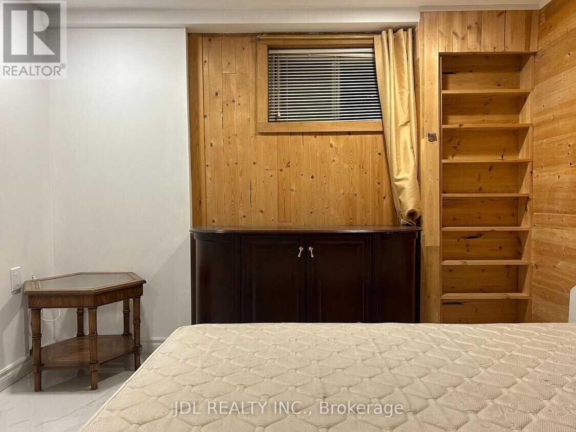 Photo du bâtiment - 110 Robin St St