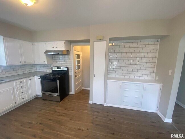 Foto del edificio - 2733 E 18th St