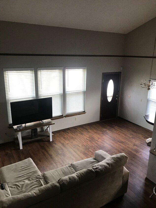 14 Cherrywood Square, Canyon, TX 79015 Townhome Rentals in Canyon TX