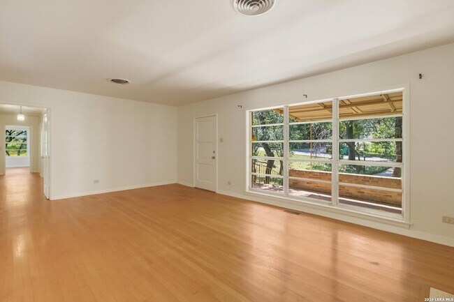 Foto del edificio - 207 Canyon Dr