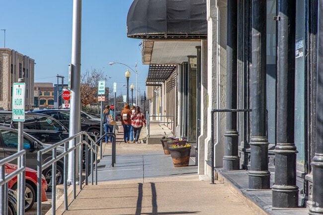 Wandering through the heart of downtown Temple.