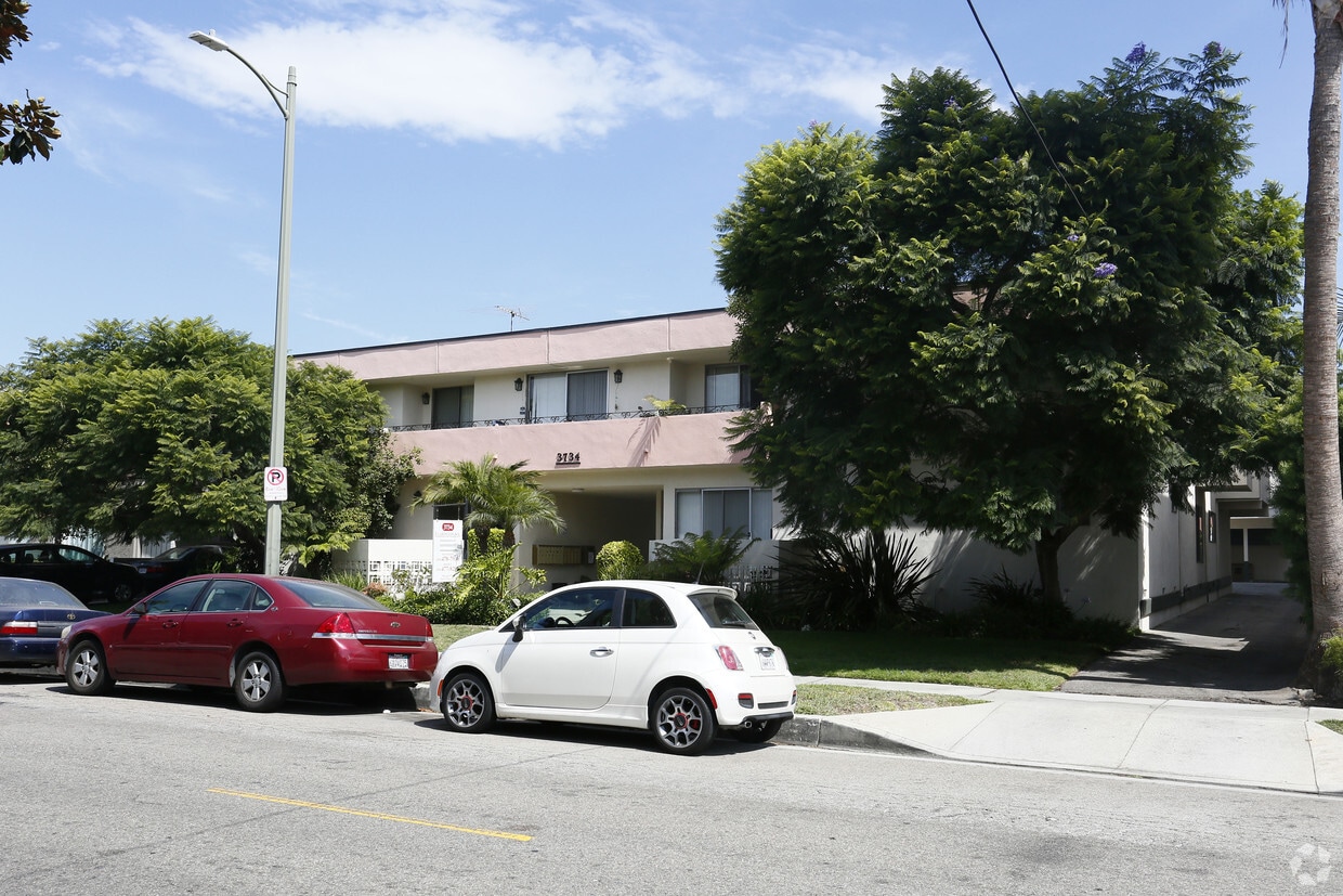 Primary Photo - 3734 Clarington Ave