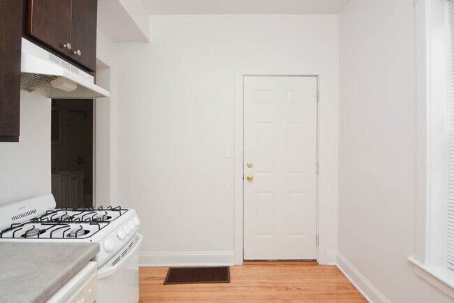 Foto del edificio - 3211 W Pierce Ave