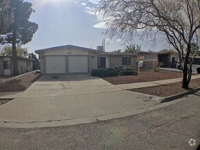 Building Photo - 4908 Grapeland Dr