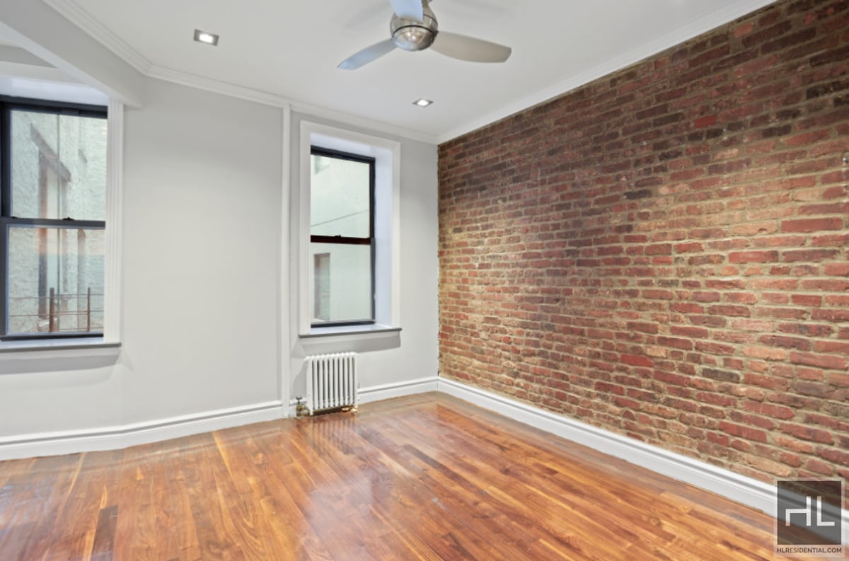 Primary Photo - East 13th Street