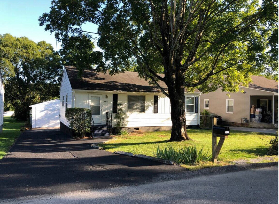 Primary Photo - 2622 Avondale Ave