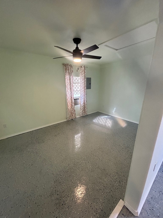 Foto del edificio - 1411 Golder Ave