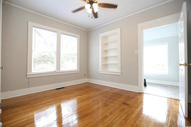 Foto del edificio - 3430 N Cypress St
