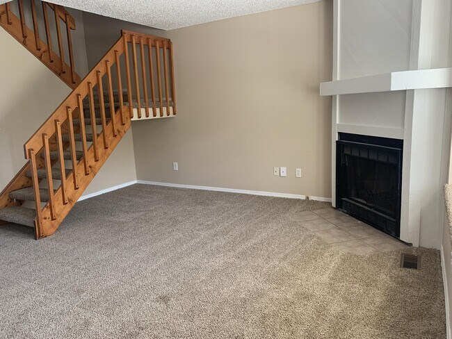 Building Photo - 6709 Overland Dr
