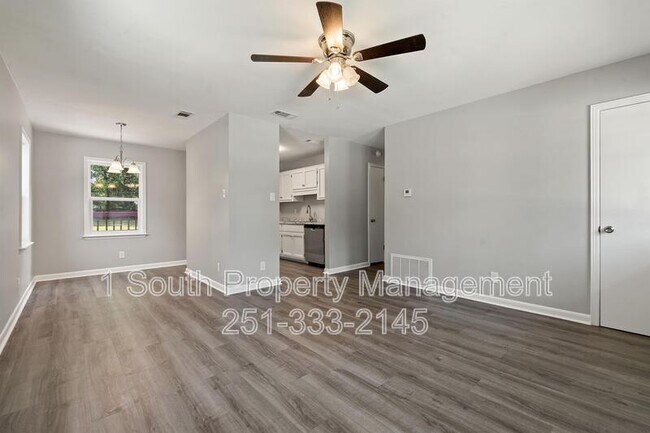 Foto del edificio - 1725 Harbor Dr E