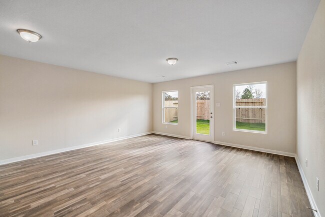 Living Room - 1118 Richard St