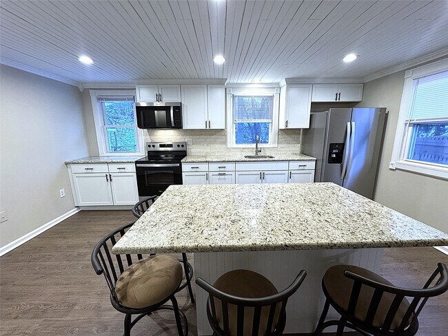 Foto del edificio - 1216 Vestal Rd