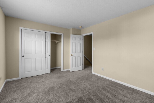 Foto del edificio - Spacious 3-Bed, 2.5-Bath Home – In-Unit Laundry, 2-Car Garage, and Pet Friendly