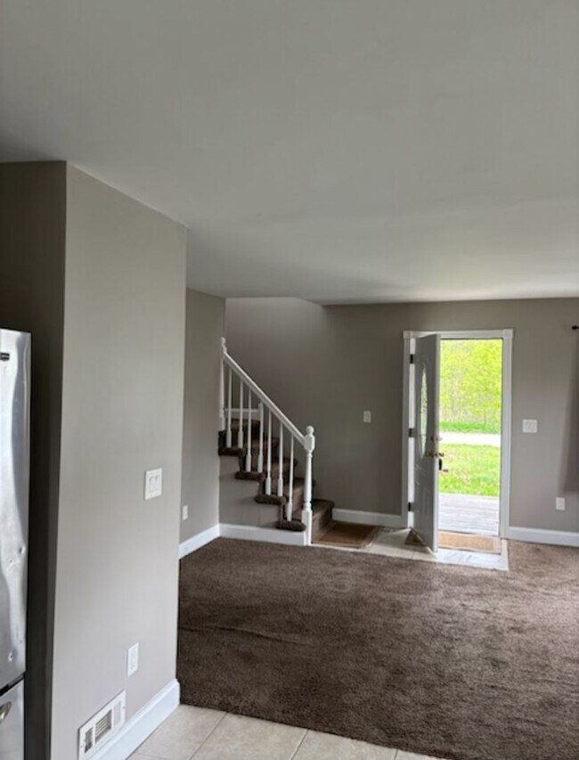 Foto del edificio - FRESHLY PAINTED, UPDATED BEAUTIFUL 3 BEDROOM/2 BATH HOUSE