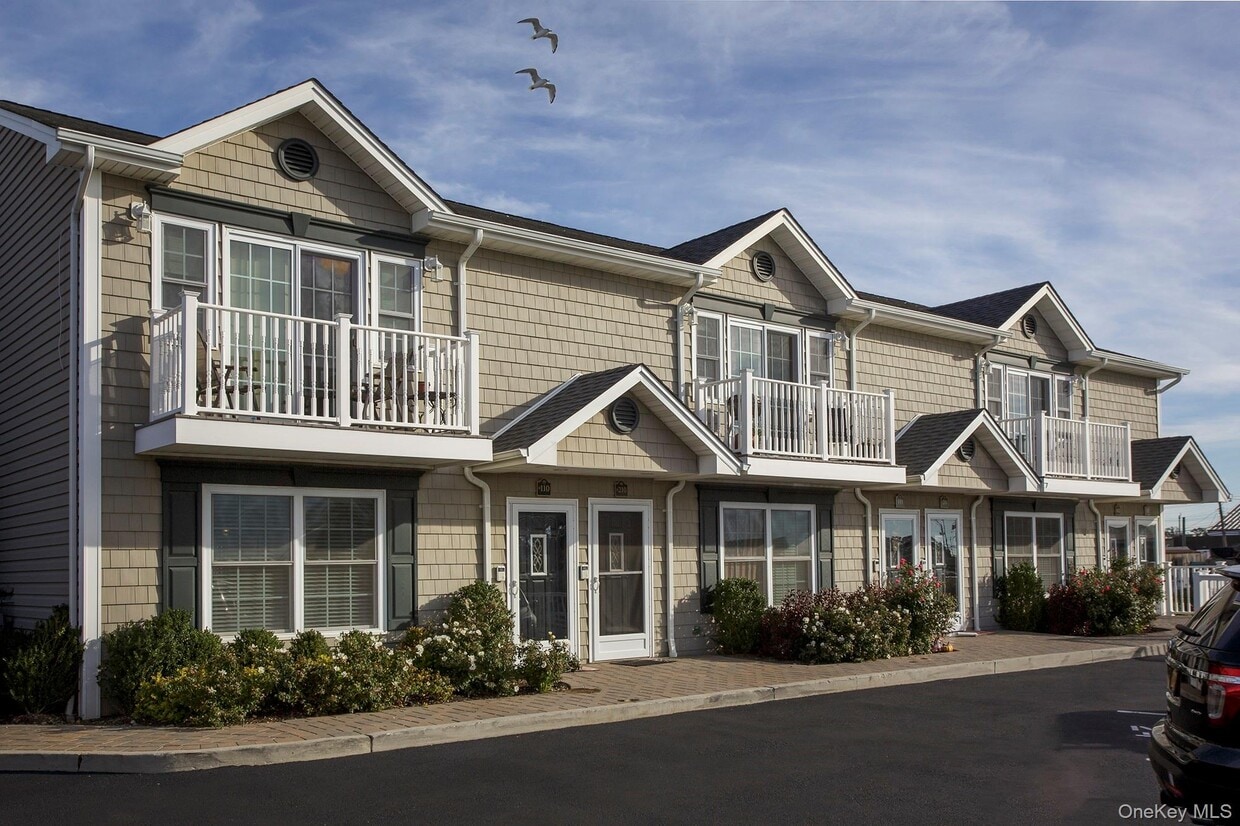 Building Photo - 60 Front St