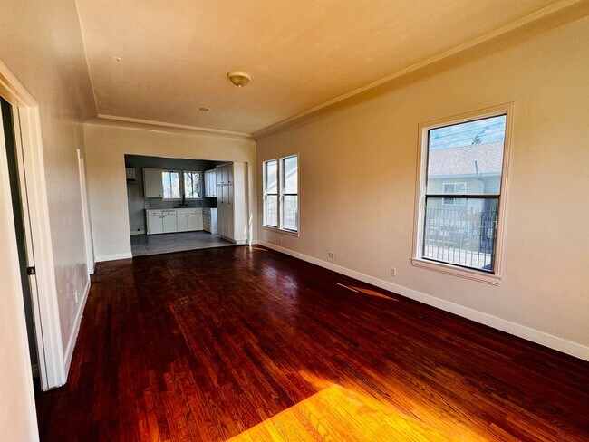 Foto del edificio - Two Bedroom Home with Enclosed Yard for Re...