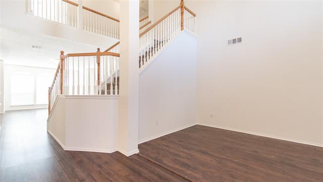 Foto del edificio - 5905 Vineyard Ln