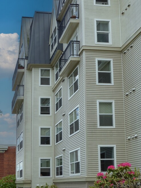 Building Photo - Clearwater Apartments - Star Apartments