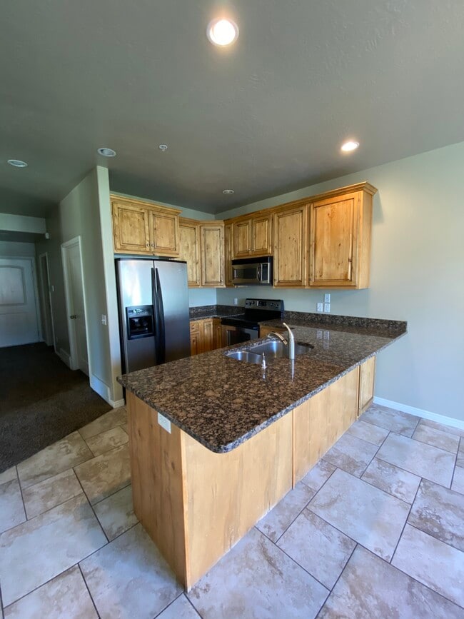 Building Photo - 53 S 930 E