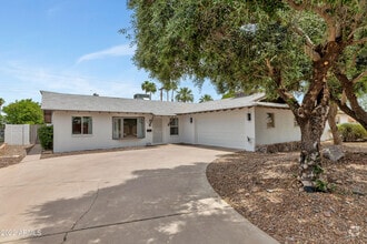Building Photo - 8444 E Plaza Ave